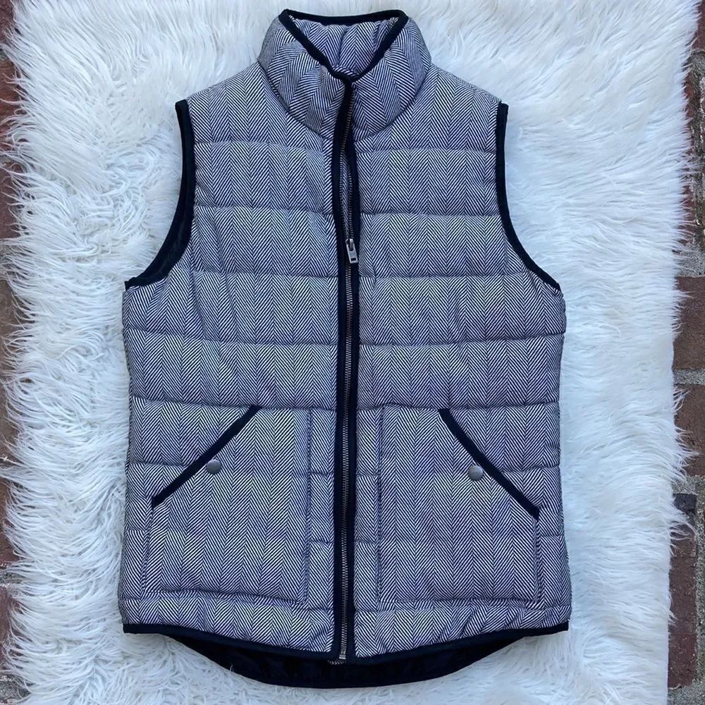 Black & White Herringbone Pattern Quilted Vest Size S
